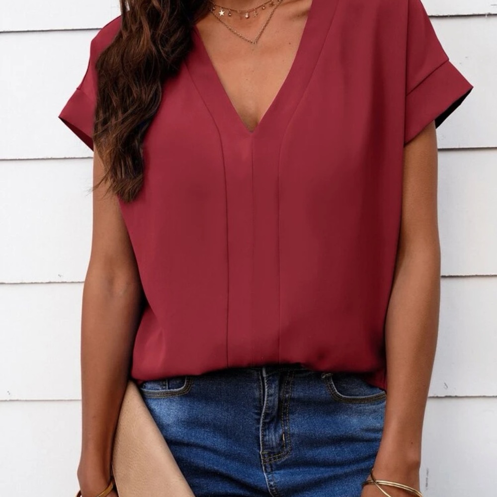 Red blouse - Picture 1 of 7